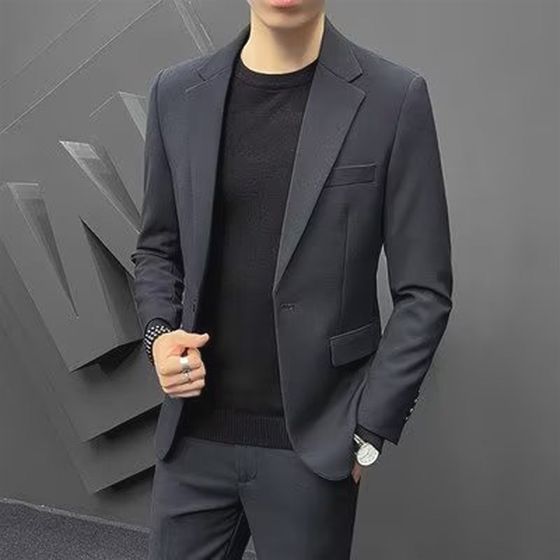 French high-end shoulder padded suit jacket for men's light-masturbation style slim singles business V casual wear Xiaoxi
French high-end shoulder padded suit jacket for men's light-masturbation style slim singles business V casual wear Xiaoxi