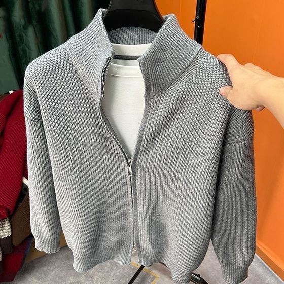 All-match solid color zipper cardigan men's sweater in autumn and winter hot style J-body sweater jacket men's stand-up collar half-high outer
All-match solid color zipper cardigan men's sweater in autumn and winter hot style J-body sweater jacket men's stand-up collar half-high outer