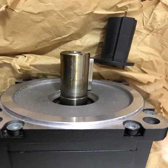 B & R 서보 모터 844.R0030D300-0 경매 전에 B & R 서보 모터 844.R0030D300-0 경매 전에