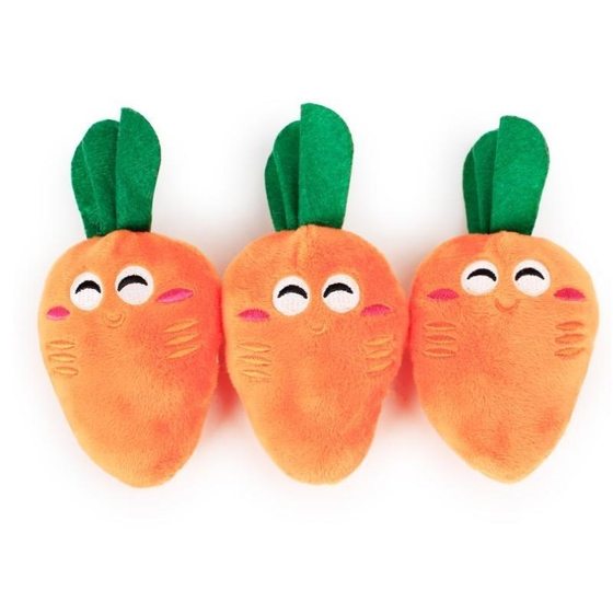 Plush carrot pet toys vegetables and fruits sound dog bizarre bear biting cats to relieve boredom
Plush carrot pet toys vegetables and fruits sound dog bizarre bear biting cats to relieve boredom