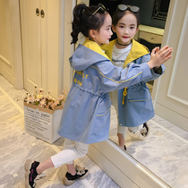 Girls autumn clothes long windbreaker 2021 New Korean version of the childrens fashion Children Spring and Autumn foreign style coat tide clothes