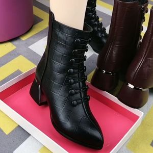 卡都狼正品秋冬新款加绒厚底六孔马丁靴女漆皮短靴女士休闲亮皮鞋