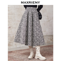(Shopping mall with) MAXRIENY floral skirt 2021 Winter new vintage jacquard bell skirt foreign atmosphere