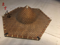 Nostalgic old reed mat Reed mat Old-fashioned reed mat straw hat hand-woven reed mat straw hat folk display collection of old objects