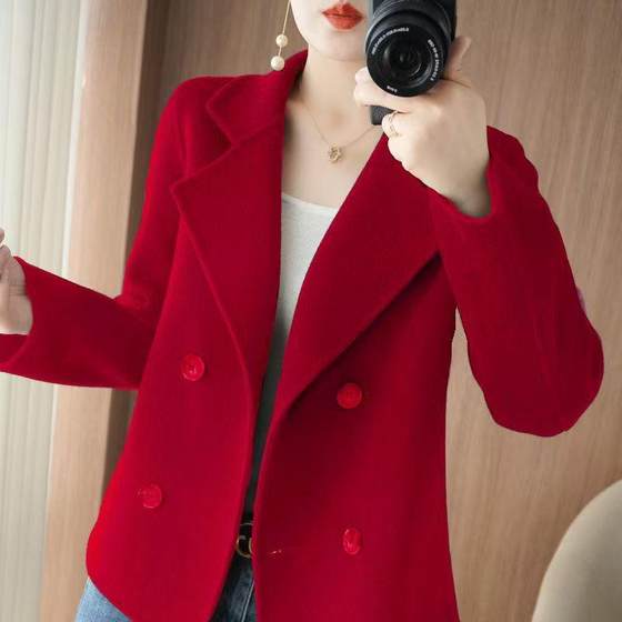 I like this tuning so much! 2024 thickened coat for women's short high-end loose Hepburn wool wool coat
I like this tuning so much! 2024 thickened coat for women's short high-end loose Hepburn wool wool coat