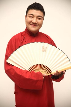 许健,青年相声演员,师承相声表演艺术家刘俊杰先生.