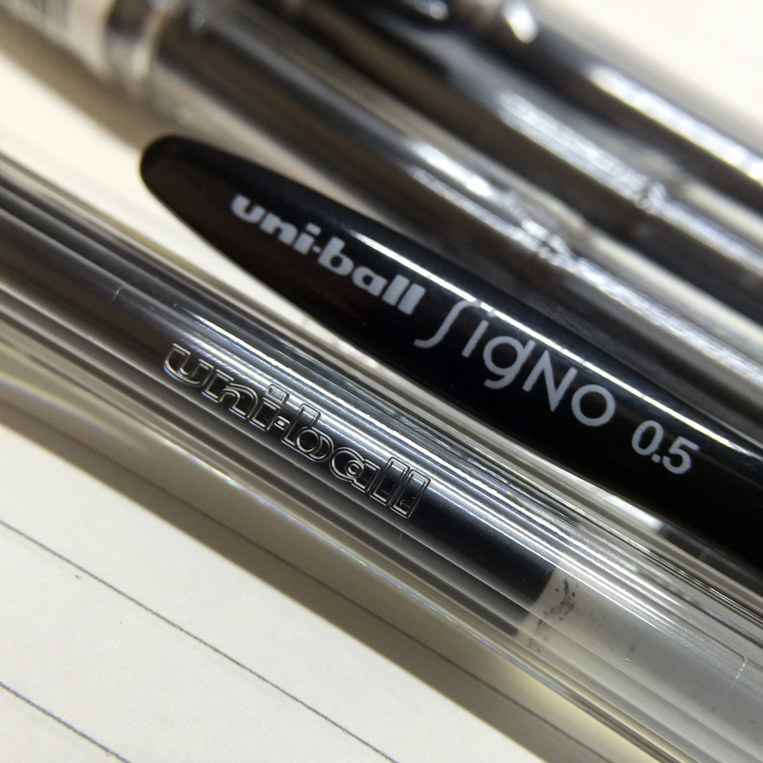 日本原装三菱um-100 中性笔 um100 三菱水笔0.5mm 10支盒装 批发