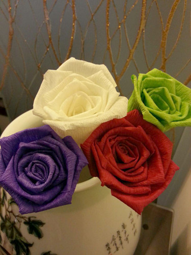 鲜花花束手工 纸玫瑰幼儿园diy材料伸缩纸 皱纹纸卷边纸 纸花批发