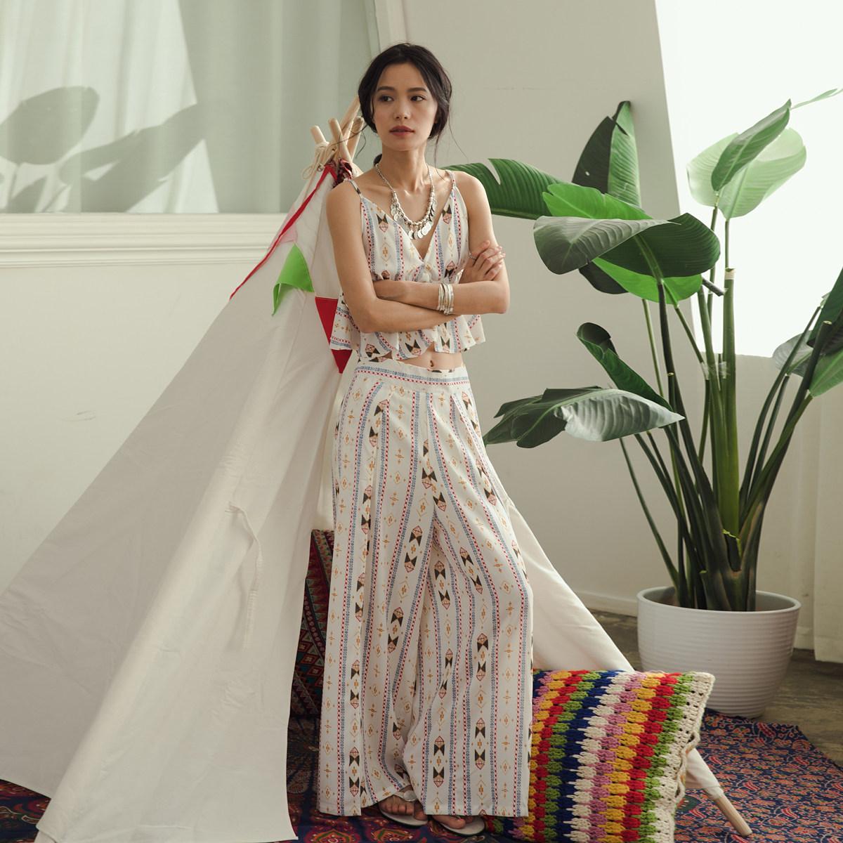 以波西米亚之名,盛放裙摆间的浪漫情怀