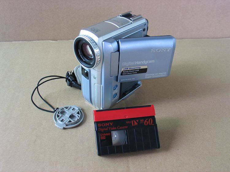 sony/索尼 dcr-pc104e数码摄像机mini dv磁带录像采集机 320元