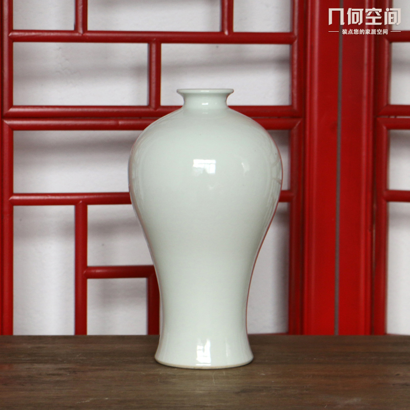 Jingdezhen glaze color solid - colored name plum bottle ceramic vases, flower, flower implement fashionable household decoration craft ornaments