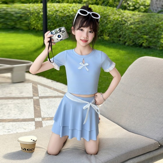 Girls 2025 new split swimsuit medium and large children's sun protection seaside hot spring swimsuit set super beautiful children's summer
Girls 2025 new split swimsuit medium and large children's sun protection seaside hot spring swimsuit set super beautiful children's summer