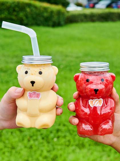 곰, 양지, 넥타 포장 병, 주스, 오렌지 병, 플라스틱 컵, 뚜껑이있는 상업용 음료, 일회용 포장 곰, 양지, 넥타 포장 병, 주스, 오렌지 병, 플라스틱 컵, 뚜껑이있는 상업용 음료, 일회용 포장