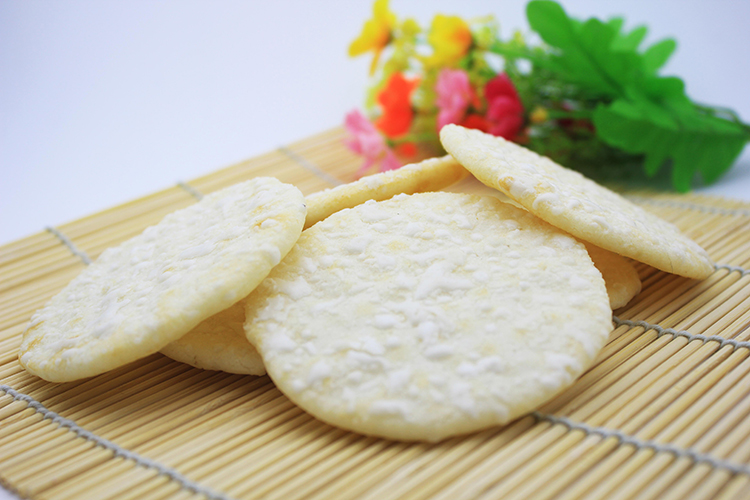 厂家直销巧玲珑雪饼礼盒1.8kg香脆大米制品儿童零食包邮