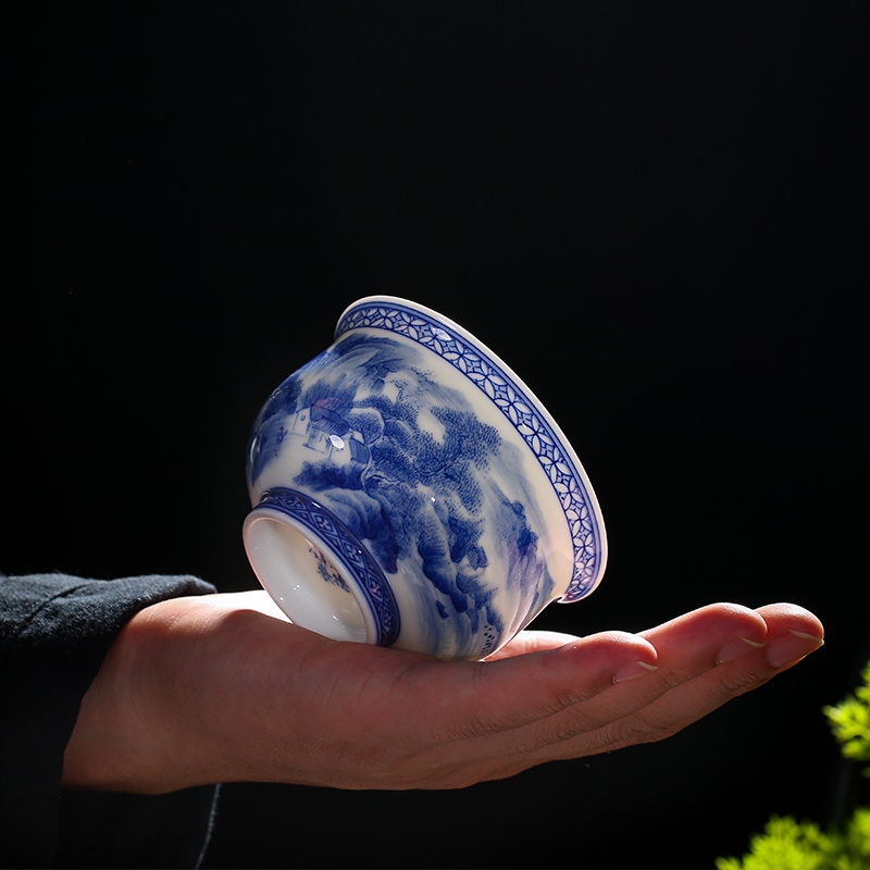 One thousand fire jingdezhen blue and white porcelain ceramic cup single hand - made landscape to use large kung fu masters cup by hand