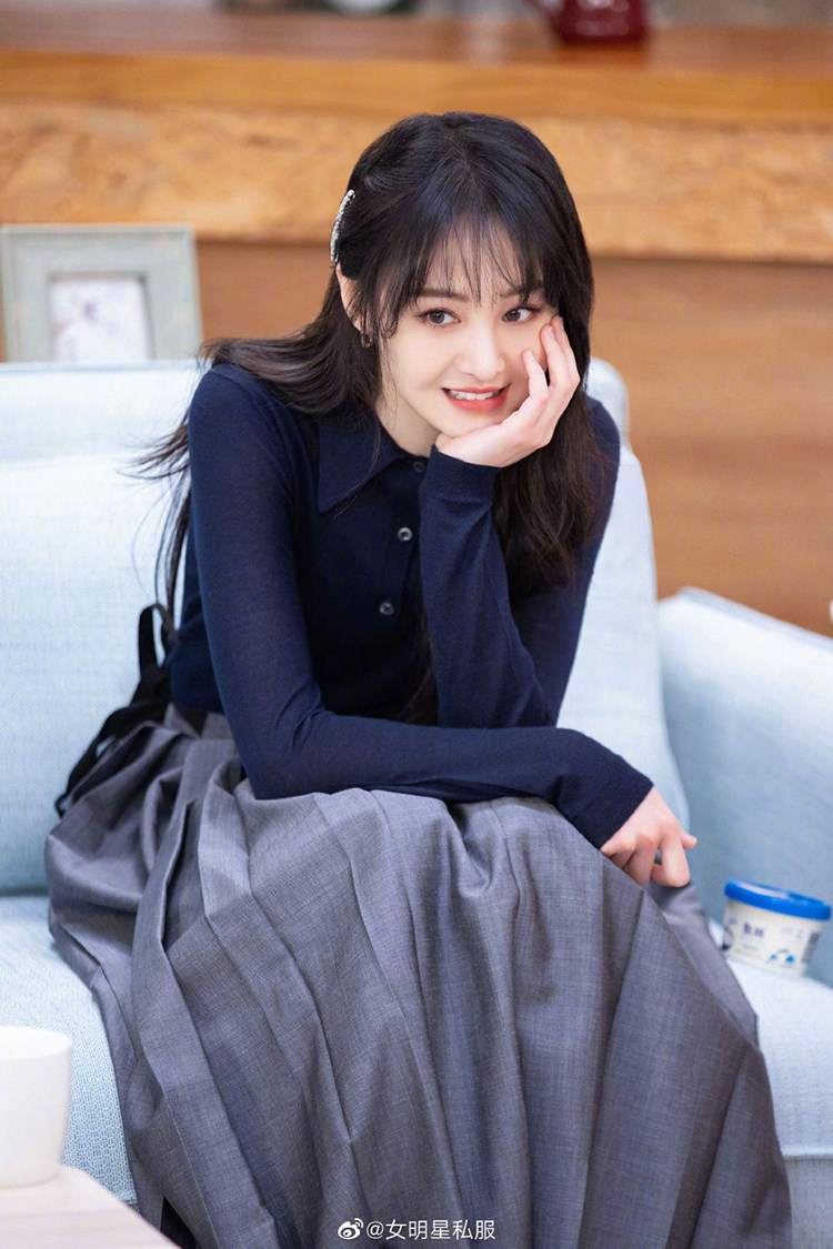 让生活好看郑爽明星同款衣服蓝色polo领针织衫灰色百褶半身裙套装