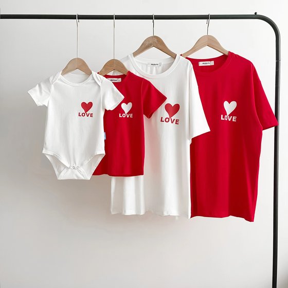 Bairizhao parent-child outfit Korean style loose family of three and four mother and daughter mother and daughter short-sleeved T-shirt baby crawling clothes
Bairizhao parent-child outfit Korean style loose family of three and four mother and daughter mother and daughter short-sleeved T-shirt baby crawling clothes