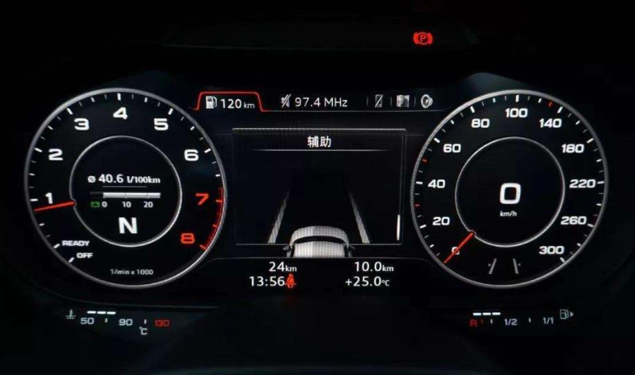 汽车液晶仪表盘信息丰富效果生动