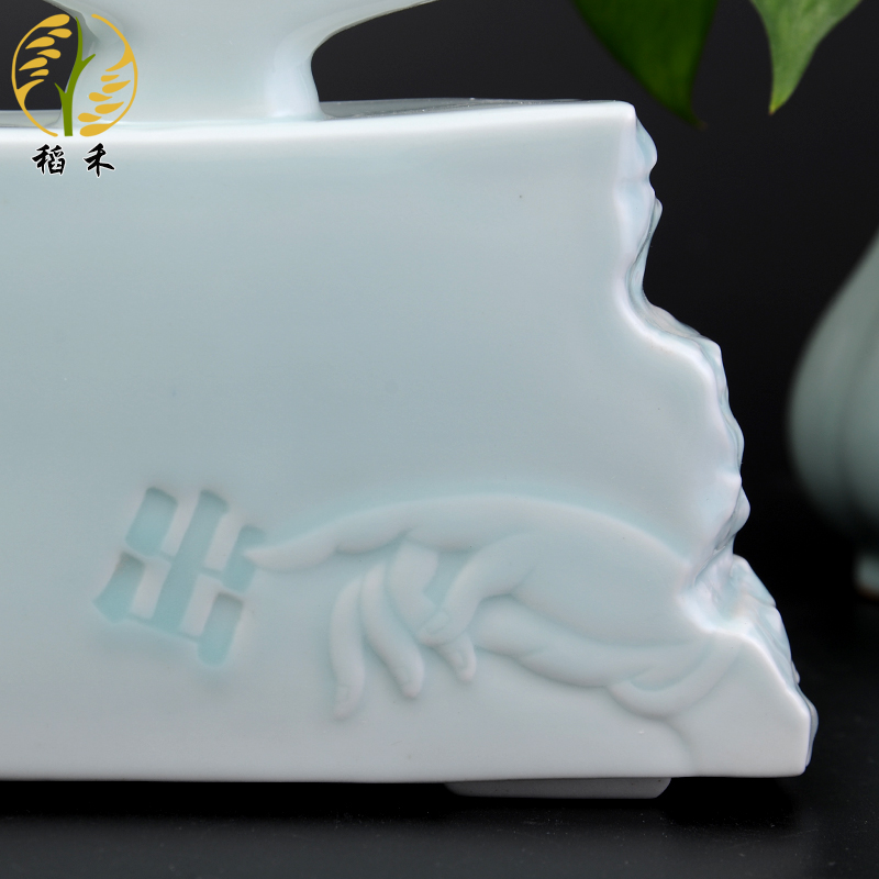 Creative celadon Chinese arts and crafts contracted desk accessories porcelain ceramic vase household furnishing articles home