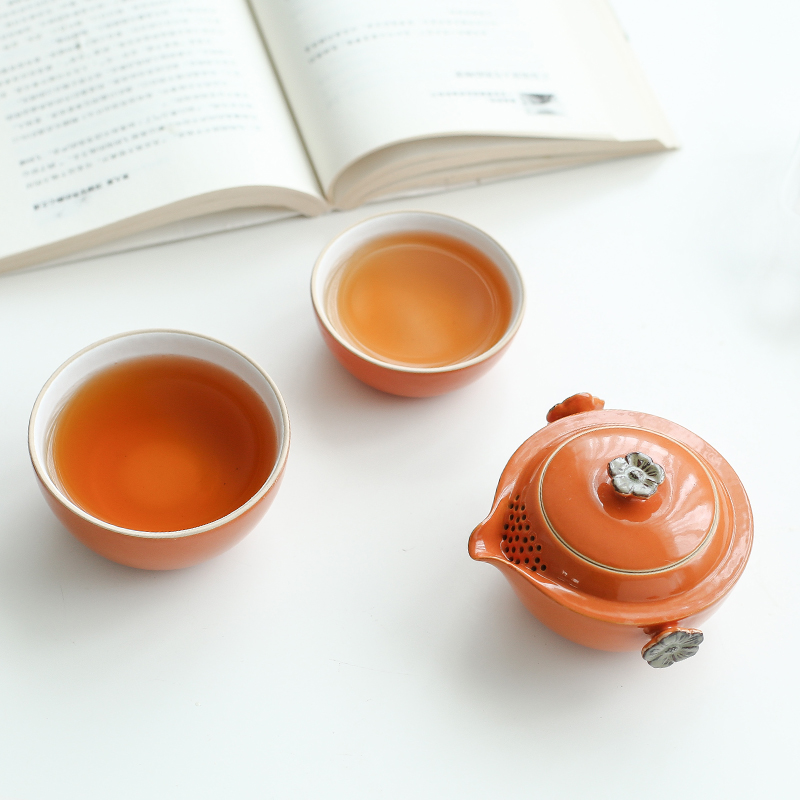 In building a lightweight portable travel tea set coarse pottery cup to crack a pot of two cups of tea carry - on bag