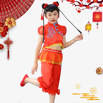 The  Xiaoho Wind Fishing Drum Dolls Open Door Red Festive New Years Day Performance of the Childrens Ethnic Seedlings Song Performance Suit