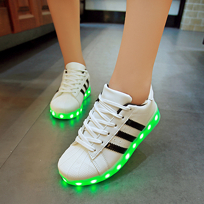 古馳鞋子專櫃的發票 會發光的鞋LED發光鞋女學生七彩燈韓版鬼步舞鞋子男USB充電夜光鞋 古馳專櫃