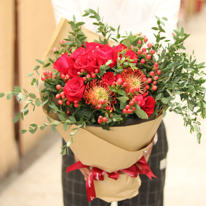 自然风进口针垫鲜花北京同城送花红玫瑰火龙珠混搭鲜花送女友生日