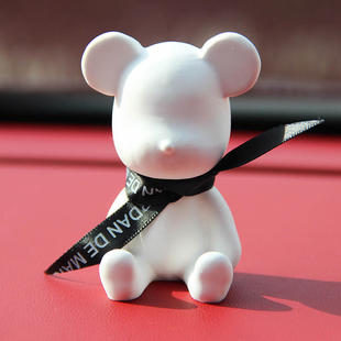 创意小熊汽车香水