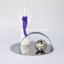 A modern minimalist light luxury round metal stainless steel mirror tray decoration model room sales office jewelry