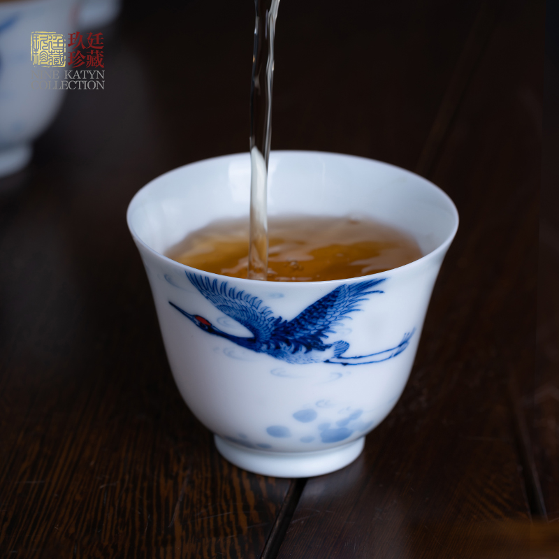 Nine at the pure manual jingdezhen blue and white porcelain single CPU hand - made crane, single master cup tea set tea cups