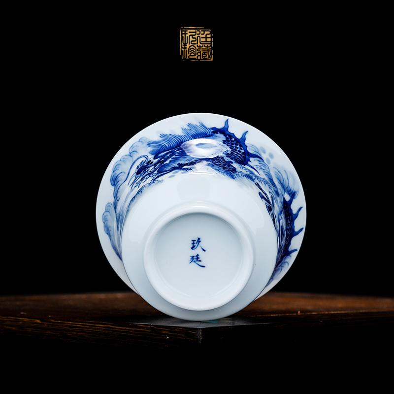 Three to nine at the blue dragon tureen jingdezhen ceramics by hand kung fu tea cups tea bowl of household size