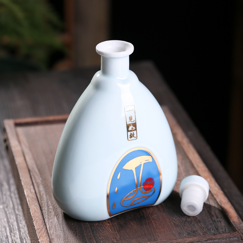 An empty bottle of jingdezhen ceramic 1 catty with gift box household small empty bottle seal pot liquor decoration ideas jars