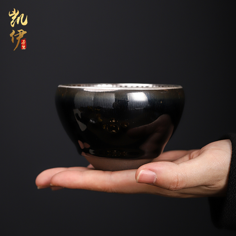 Jianyang sharply glaze coppering. As YinJian lamp that pure manual trace silver tea oil droplets flowers, iron tire ceramic tea cup tea cups