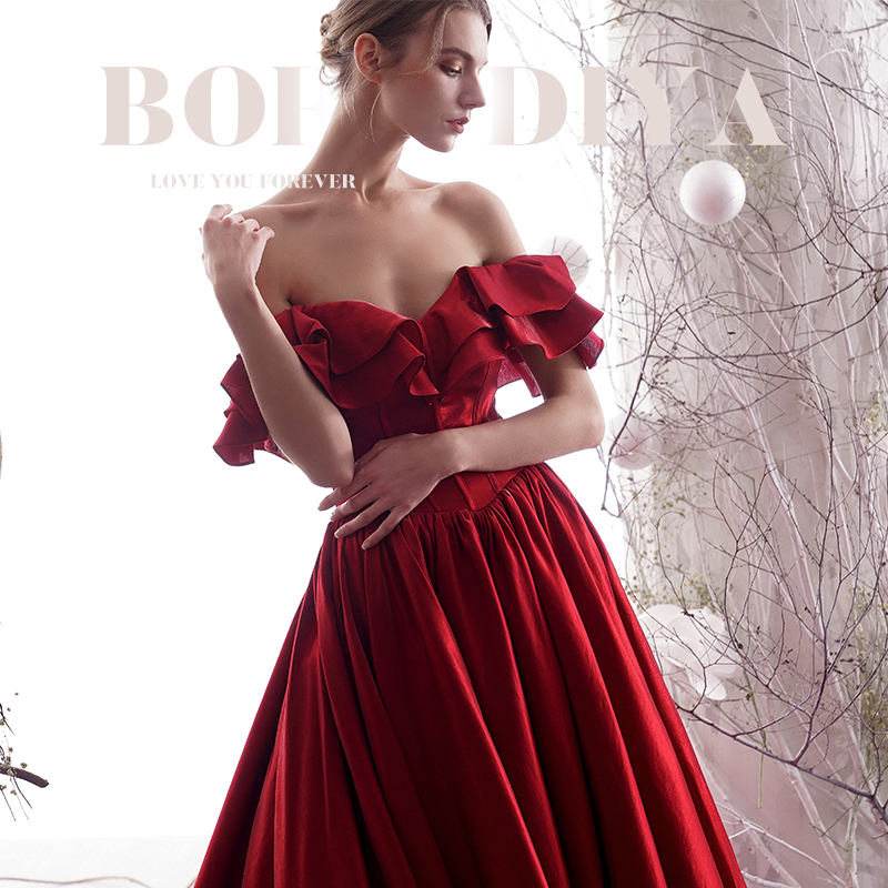 Toast with 2021 new bridal wine red banquet Temperament Evening Host Bridesmaid Small Gown 2020 Lined Shoulders