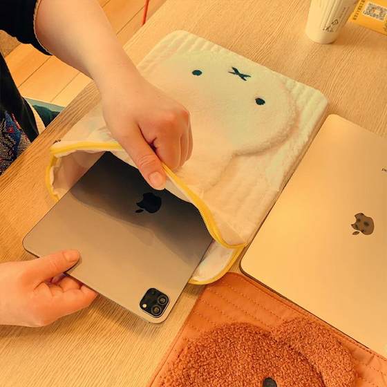 일본 만화 Mifei Rabbit Bear 봉제 자수 휴대용 태블릿 백 iPad Pro Protection Storage Bag 일본 만화 Mifei Rabbit Bear 봉제 자수 휴대용 태블릿 백 iPad Pro Protection Storage Bag