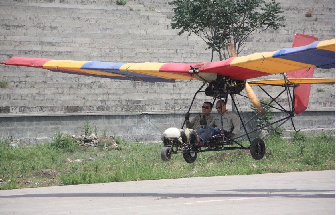 双座载人飞机 运动型超轻教练机小鹰100 蜜蜂3c 油动水陆两用 - 飞行
