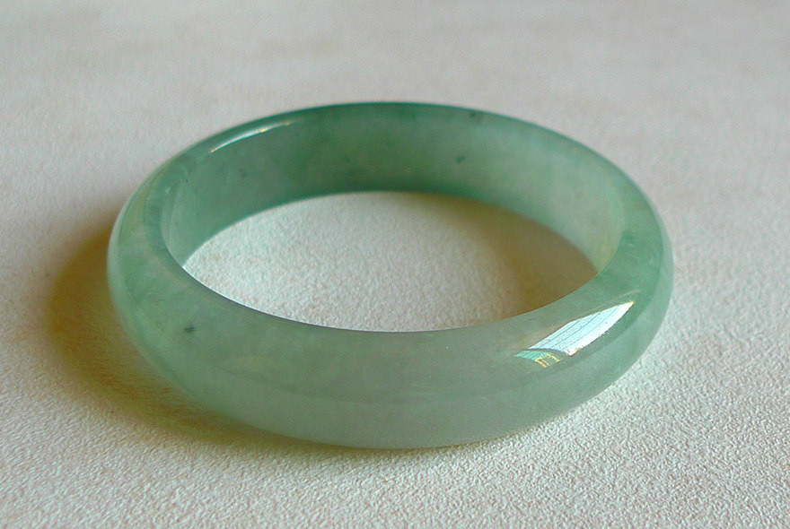 老坑冰糯种浅绿a货翡翠手镯 60.75g