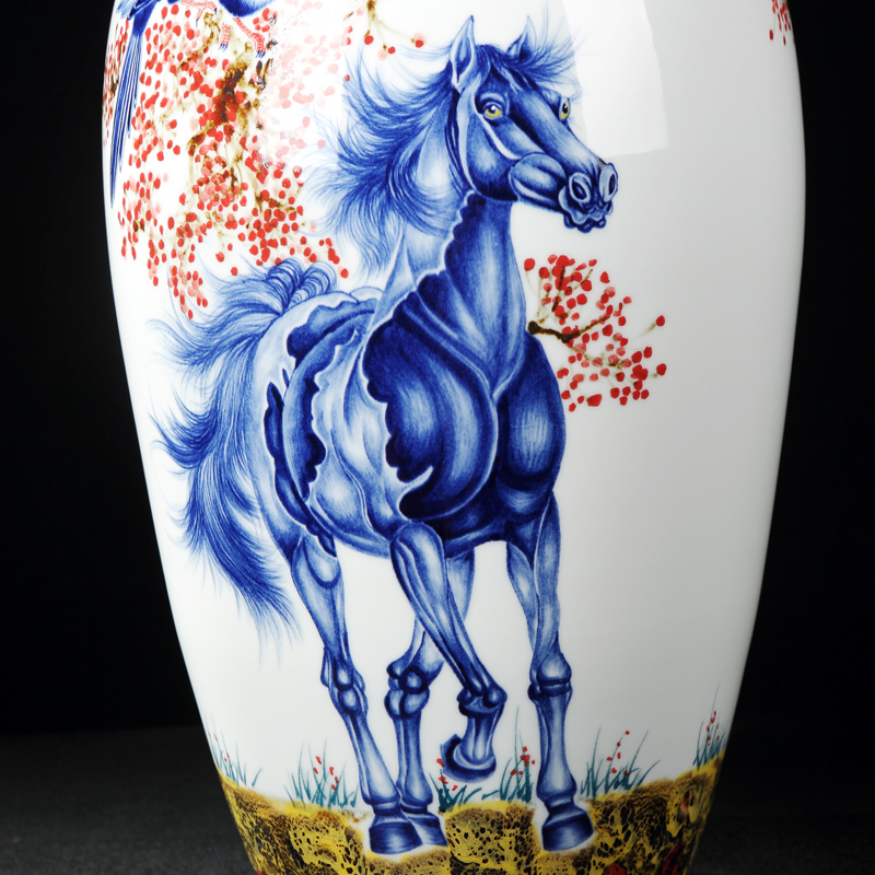 Animals and jingdezhen blue and white color bucket hand - made vases of flowers and birds hei vase is placed immediately