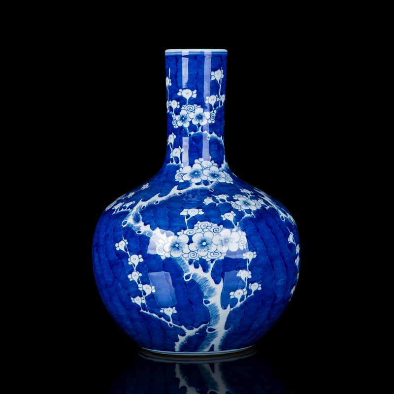 Jingdezhen ceramic vase furnishing articles sitting room hand - made tree furnishing articles household act the role ofing is tasted Chinese blue and white porcelain is arranging flowers