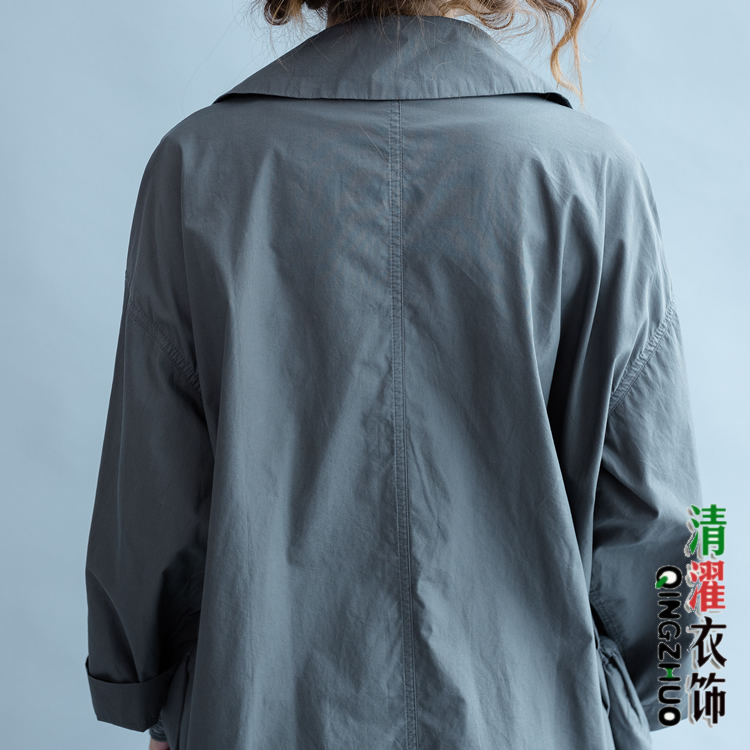 美瞳香奈兒灰 清濯 -兩個立體大口袋 西服領休閑文藝范兒 水洗棉風衣-灰- 香奈兒灰色包