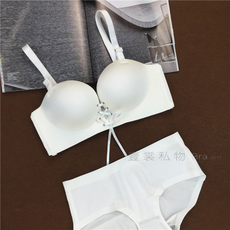 小胸中厚无肩带文胸拍婚纱照内衣白色礼服超聚