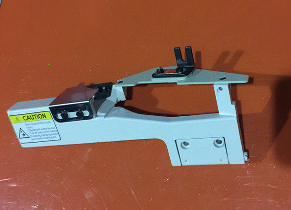 飞马w600绷缝机 三针五线 小方头 冚车 平板改滚领门板 针位 拉筒