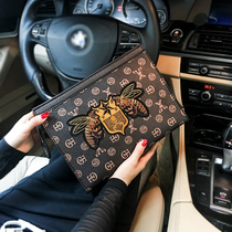 Hong Kong retro mens clutch personality embroidery pattern street clutch fashion envelope bag file bag trend