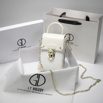 Good Things to burst out of the streets No stress Little Red Book Grass Treasure Trove Fashion Nets Red Hominin ten thousand Man Planted Grass Little Cute