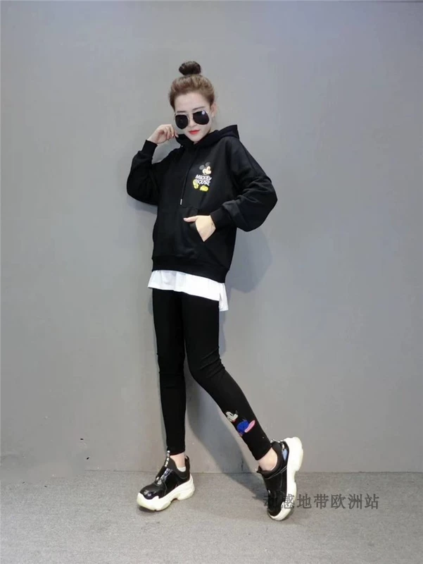 Bộ đồ thể thao thông thường nữ 2021 đầu mùa thu mới quần legging áo len Mickey rộng rãi và mỏng phù hợp với học sinh hai mảnh - Bộ đồ