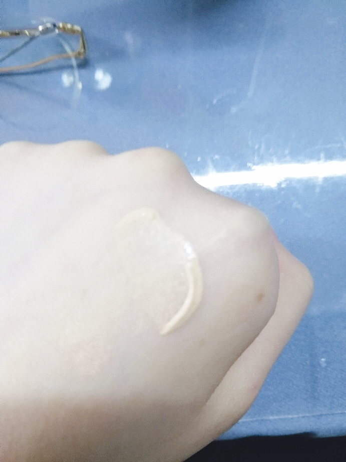 茵葩兰 真我焕彩修颜滚轮BB霜是正规品牌吗?使用后的效果如何,第5张 茵葩兰 真我焕彩修颜滚轮BB霜是正规品牌吗?使用后的效果如何,第5张