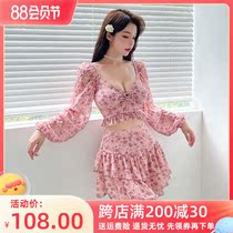 The long sleeve split swimsuit female summer three pieces of skinny thin small chest gathered in 2022 new senior sense