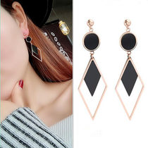 Diamond stud earrings female temperament simple titanium steel long earrings Korean personality Joker 18K rose gold hypoallergenic earrings