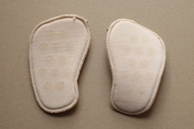 外贸日系硅胶防滑半截隐形袜脚踏 夏季女士船脚掌垫海棉半码袜垫