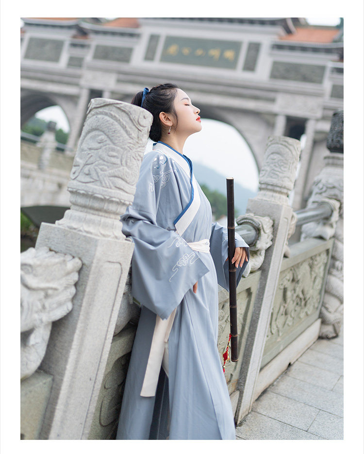 3953传统汉服女装交领长衫刺绣唐朝武侠风古装学生秋冬款